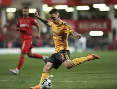 乐竞体育中国-葡萄牙前锋灵活突破，率队获得关键胜利 